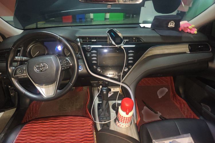 Used Toyota Camry 2018 Dual-Engine 2.5 HG Luxury Edition Center Console