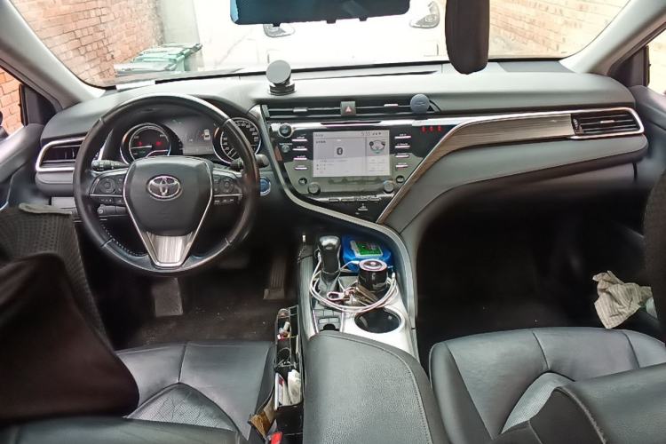 Used Toyota Camry 2018 Dual-Engine 2.5 HG Luxury Edition Center Console