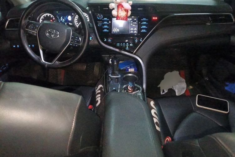 Used Toyota Camry 2018 2.0G Luxury Edition Center Console