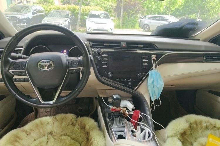 Used Toyota Camry 2018 2.5G Luxury Edition Center Console