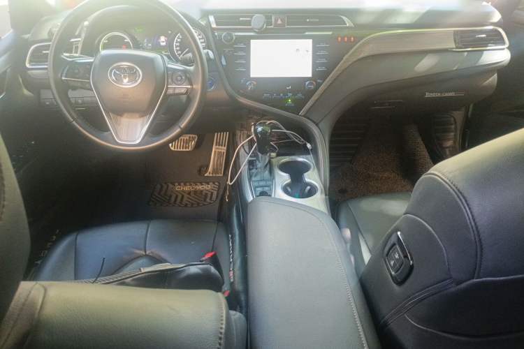 Used Toyota Camry 2018 Dual-Engine 2.5 HG Luxury Edition Center Console