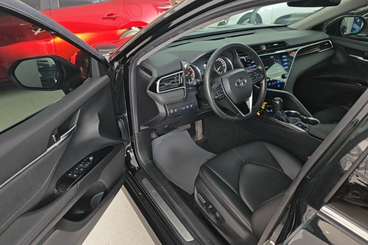 Used Toyota Camry 2018 2.5G Luxury Edition Driver Seat