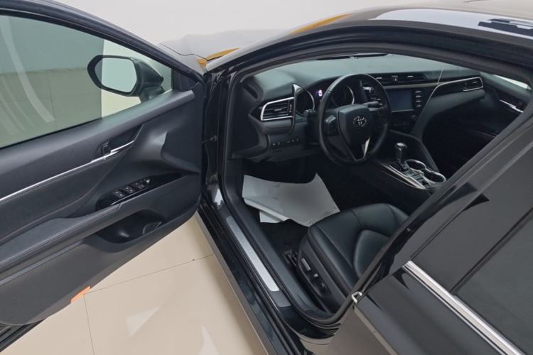 Used Toyota Camry 2018 2.0G Luxury Edition Driver Seat