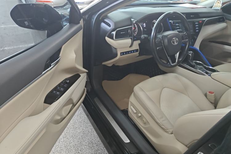 Used Toyota Camry 2018 2.0G Luxury Edition Driver Seat
