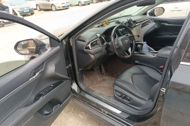 Used Toyota Camry 2018 2.5G Luxury Edition Driver Seat