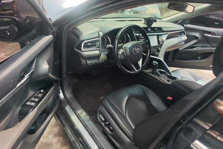 Used Toyota Camry 2018 2.0G Luxury Edition Driver Seat