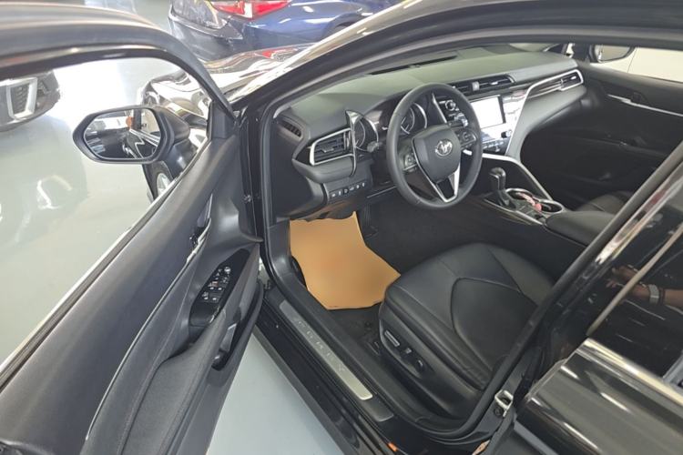 Used Toyota Camry 2018 2.0G Luxury Edition Driver Seat