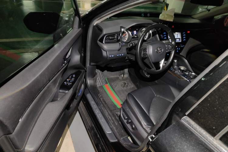 Used Toyota Camry 2018 2.0G Luxury Edition Driver Seat