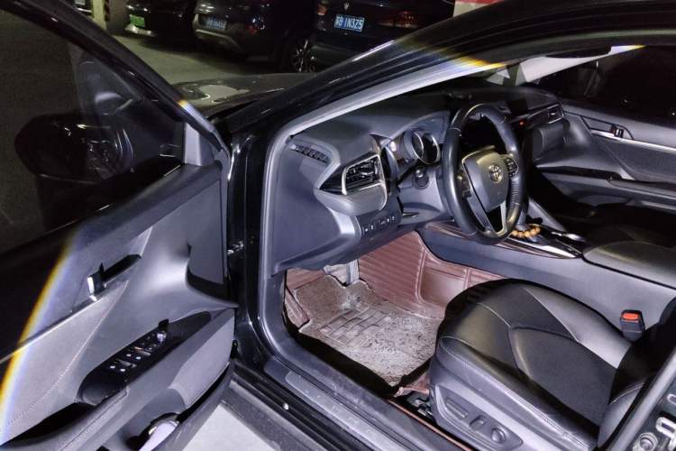 Used Toyota Camry 2018 2.0G Luxury Edition Driver Seat