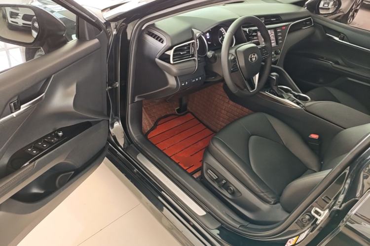 Used Toyota Camry 2018 2.0G Luxury Edition Driver Seat