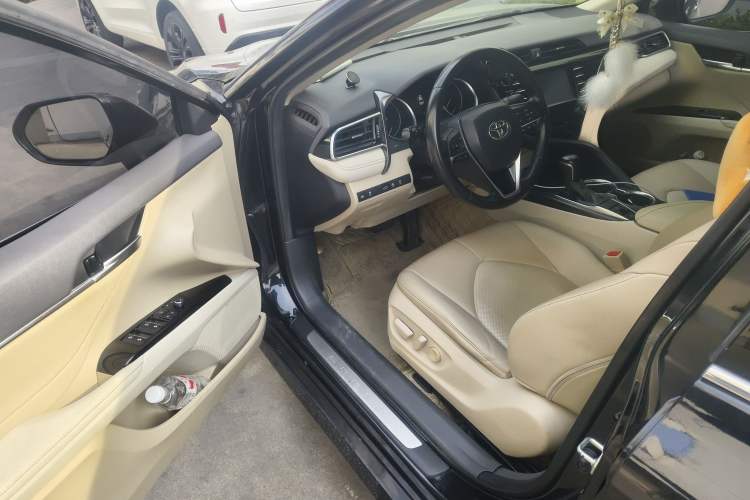 Used Toyota Camry 2018 2.0G Luxury Edition Driver Seat