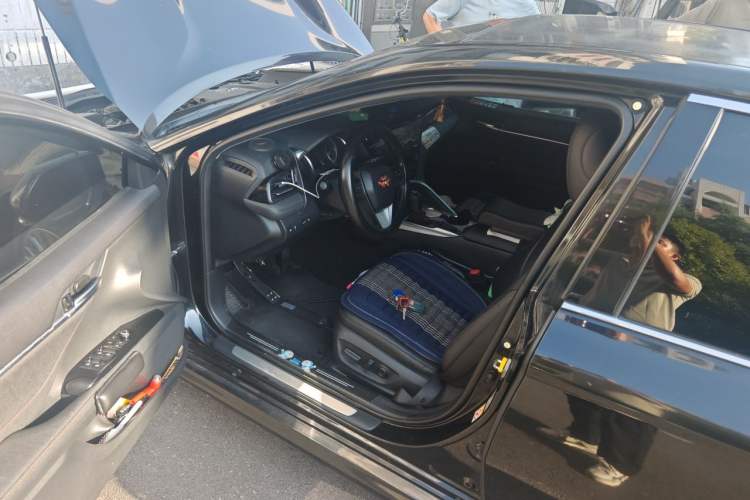 Used Toyota Camry 2018 Dual-Engine 2.5 HG Luxury Edition Driver Seat