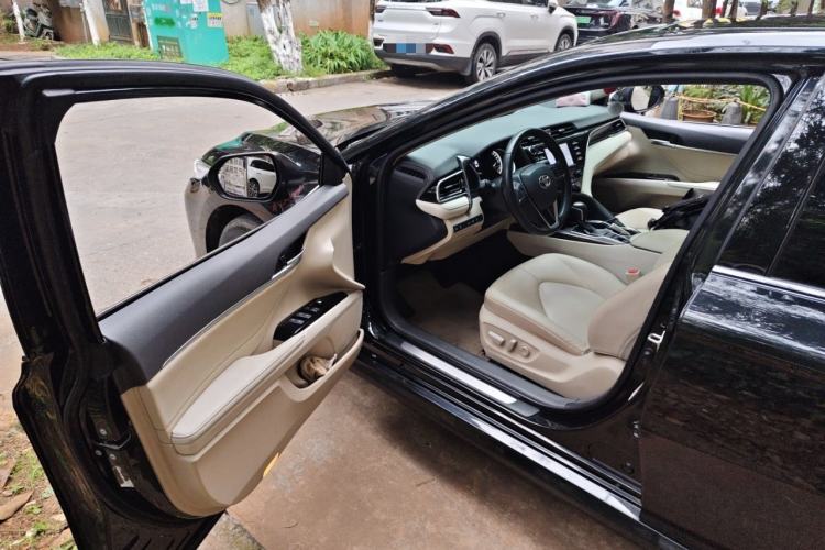 Used Toyota Camry 2018 2.0G Luxury Edition Driver Seat