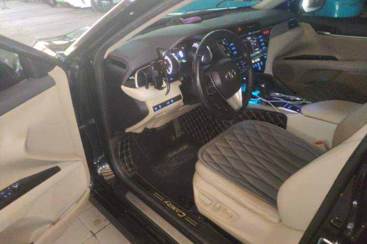 Used Toyota Camry 2018 Dual-Engine 2.5 HG Luxury Edition Driver Seat