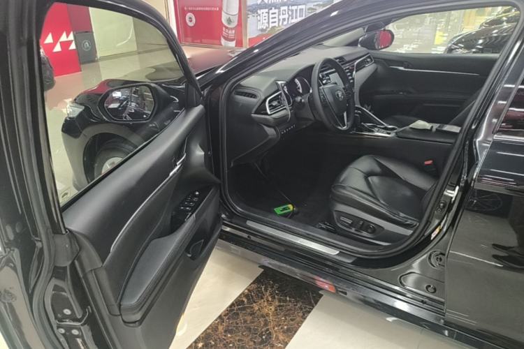 Used Toyota Camry 2018 2.0G Luxury Edition Driver Seat