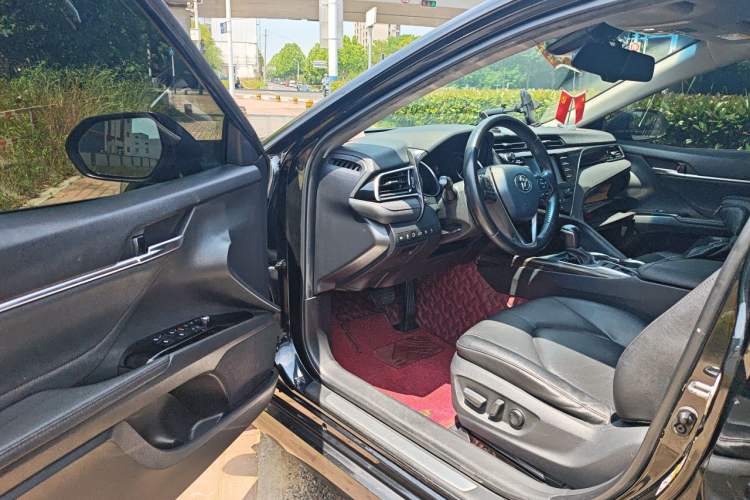Used Toyota Camry 2018 2.0G Luxury Edition Driver Seat