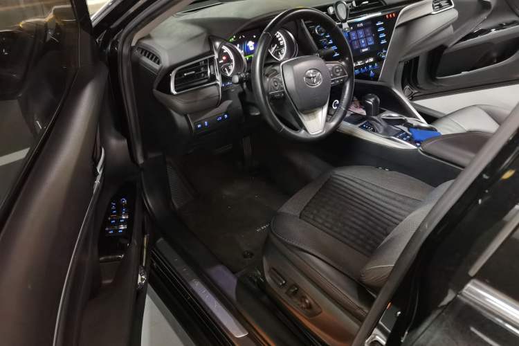 Used Toyota Camry 2018 Dual-Engine 2.5 HG Luxury Edition Driver Seat