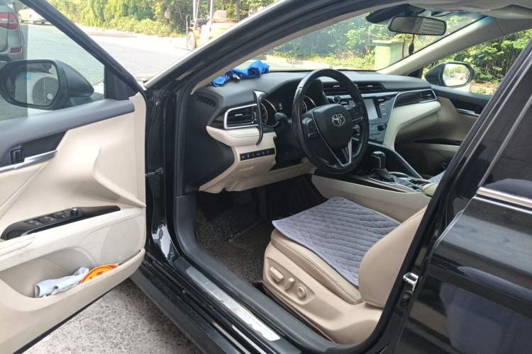 Used Toyota Camry 2018 2.0G Luxury Edition Driver Seat