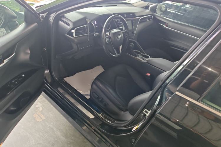 Used Toyota Camry 2018 2.0G Luxury Edition Driver Seat