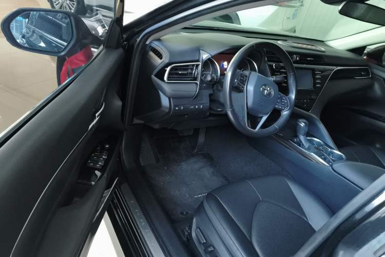 Used Toyota Camry 2018 2.0G Luxury Edition Driver Seat