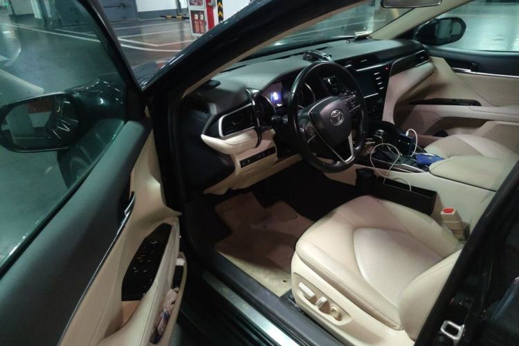 Used Toyota Camry 2018 2.0G Luxury Edition Driver Seat