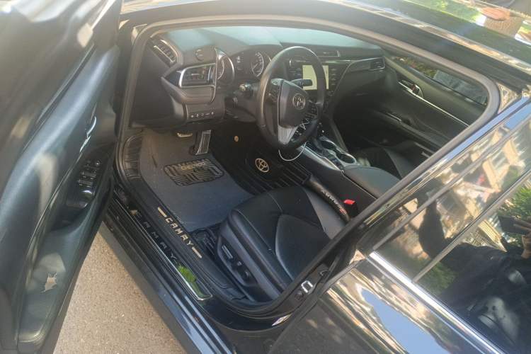 Used Toyota Camry 2018 Dual-Engine 2.5 HG Luxury Edition Driver Seat