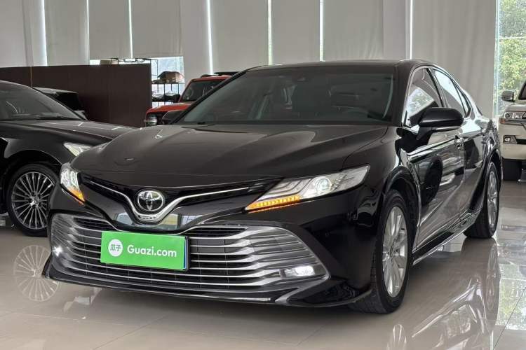 Used Toyota Camry 2018 2.0G Luxury Edition Guazi used car, China used car export, Used car for sale, Used cars, Cheapest cars for sale