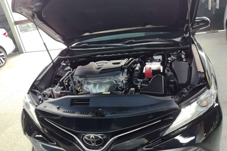Used Toyota Camry 2018 2.0G Luxury Edition Engine Bay
