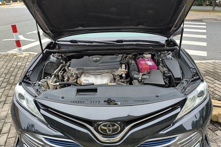 Used Toyota Camry 2018 2.0G Luxury Edition Engine Bay