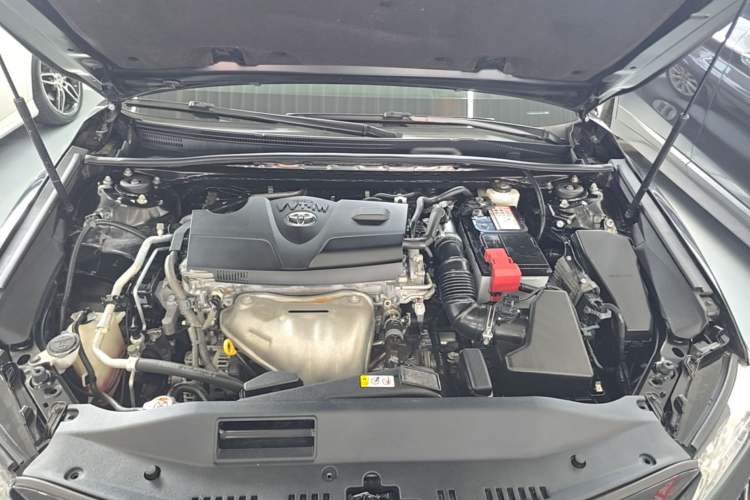 Used Toyota Camry 2018 2.0G Luxury Edition Engine Bay