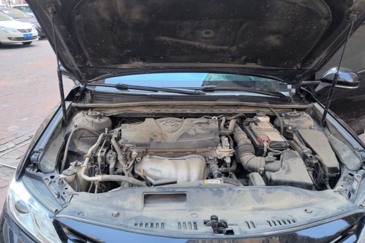 Used Toyota Camry 2018 2.0G Luxury Edition Engine Bay