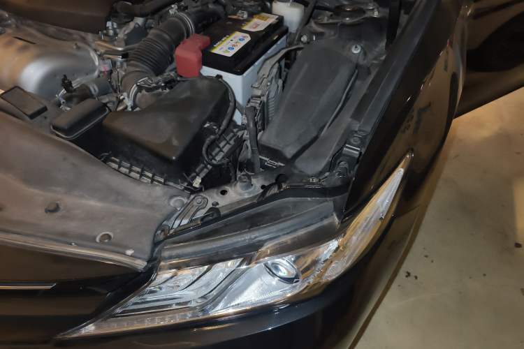 Used Toyota Camry 2018 2.0G Luxury Edition Engine Bay Left