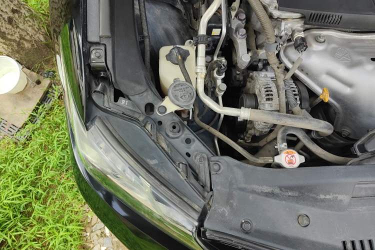 Used Toyota Camry 2018 2.0E Elite Edition Engine Bay Right