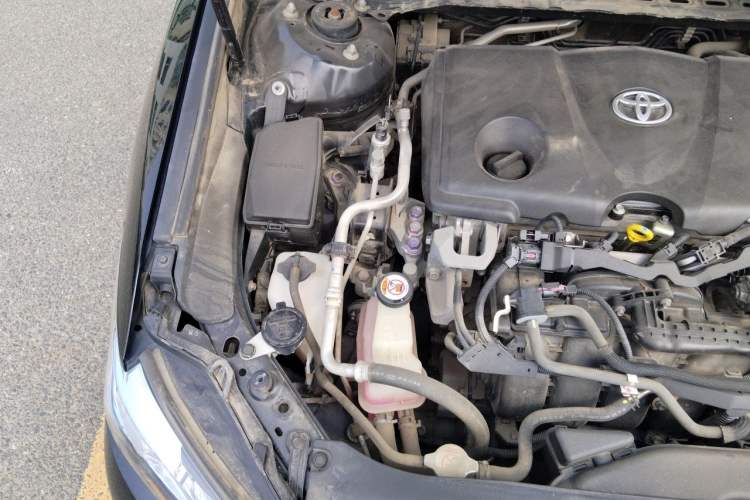 Used Toyota Camry 2018 Dual-Engine 2.5HQ Flagship Edition Engine Bay Right