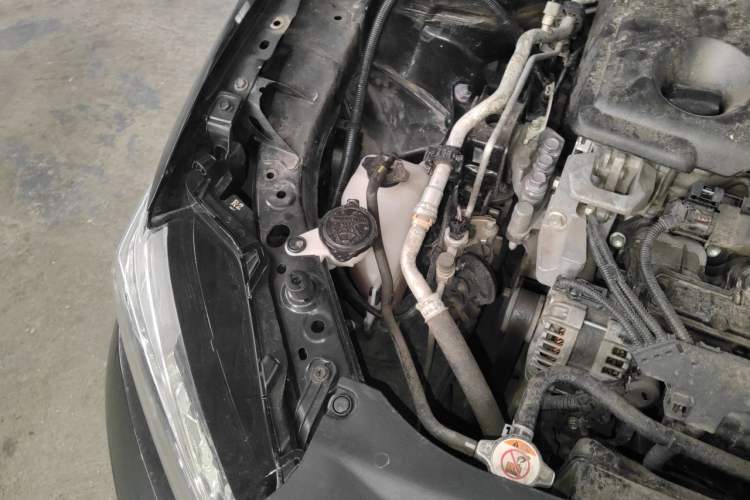 Used Toyota Camry 2018 2.5G Luxury Edition Engine Bay Right