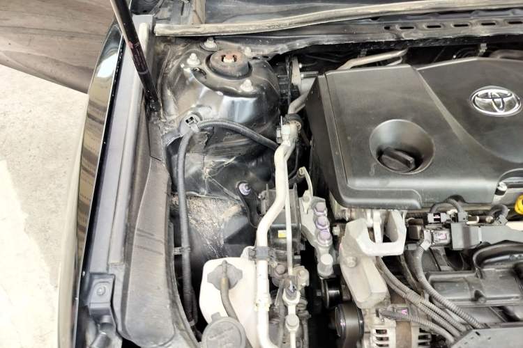Used Toyota Camry 2018 2.5G Luxury Edition Engine Bay Right