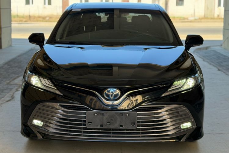 Used Toyota Camry 2018 Dual-Engine 2.5 HG Luxury Edition Exterior 1