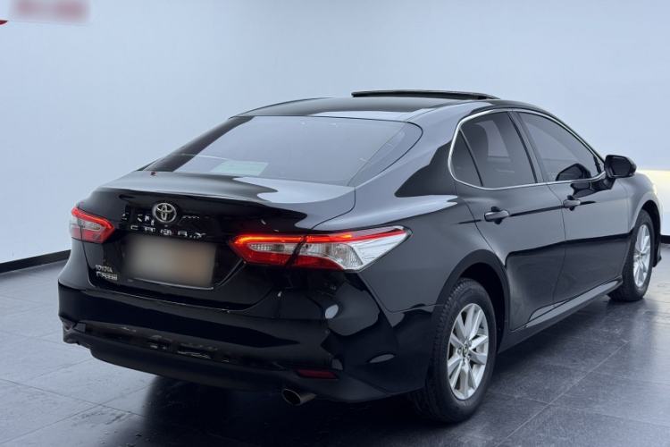 Used Toyota Camry 2018 2.0E Leading Edition Exterior 3