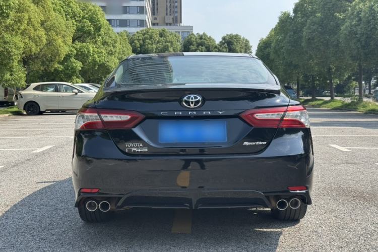 Used Toyota Camry 2018 2.0S FENGSHANG Edition Exterior 4