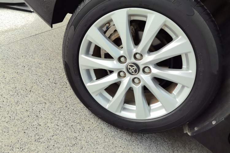 Used Toyota Camry 2018 2.0G Luxury Edition Exterior 5