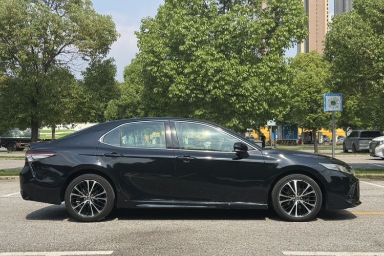Used Toyota Camry 2018 2.0S FENGSHANG Edition Exterior 5