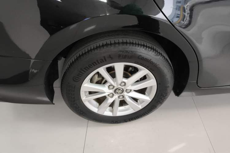 Used Toyota Camry 2018 2.0E Elite Edition Exterior 5
