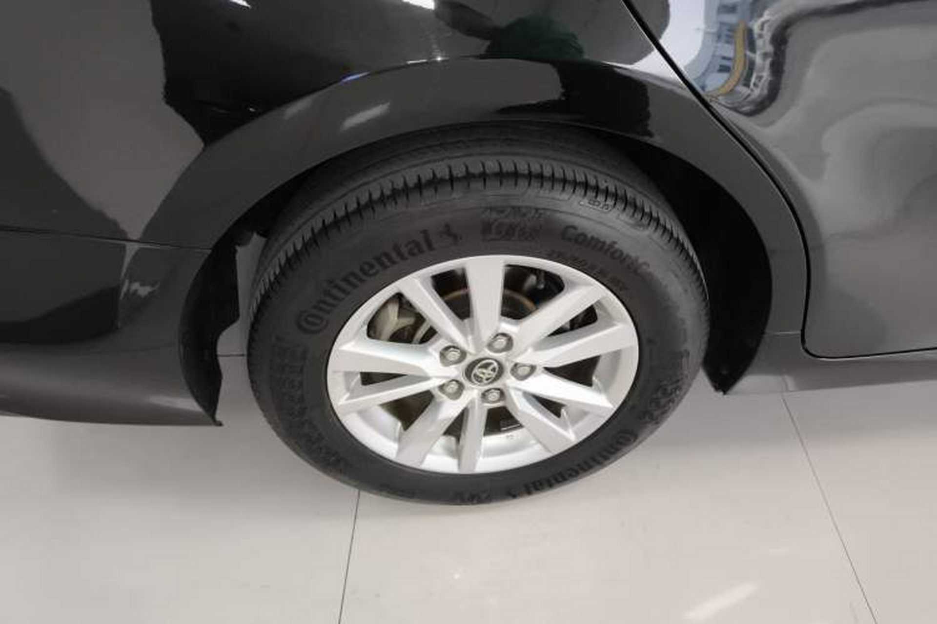 Used Toyota Camry 2018 2.0E Elite Edition Exterior 5