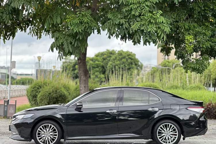 Used Toyota Camry 2018 Dual-Engine 2.5 HG Luxury Edition Exterior 8