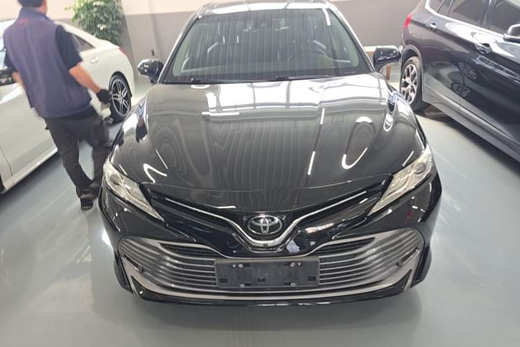 Used Toyota Camry 2018 2.0G Luxury Edition Front