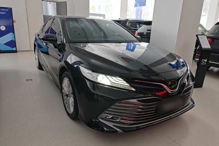 Used Toyota Camry 2018 2.5G Luxury Edition Front Right 45 Deg