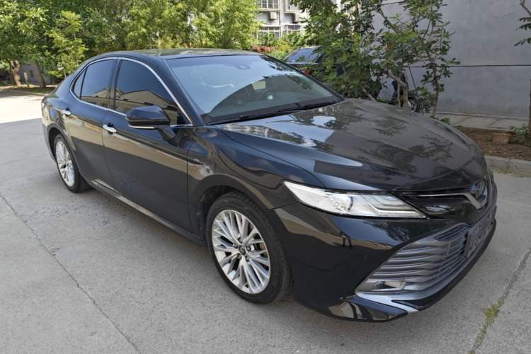Used Toyota Camry 2018 2.5G Luxury Edition Front Right 45 Deg