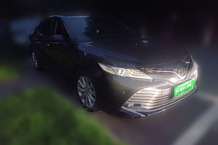 Used Toyota Camry 2018 2.0G Luxury Edition Front Right 45 Deg