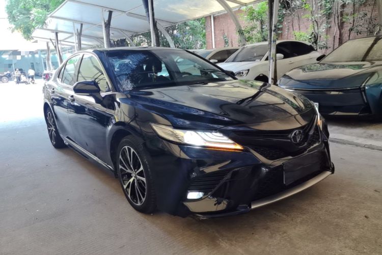 Used Toyota Camry 2018 2.0S FENGSHANG Edition Front Right 45 Deg
