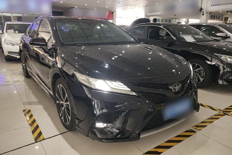 Used Toyota Camry 2018 2.0S FENGSHANG Edition Front Right 45 Deg